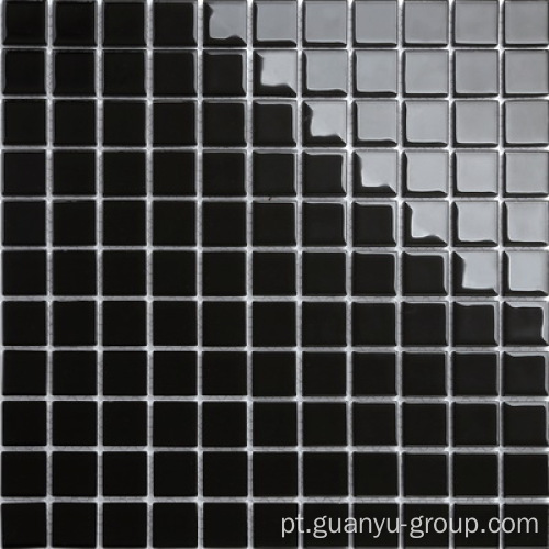 Mosaico de vidro de cor preta pura